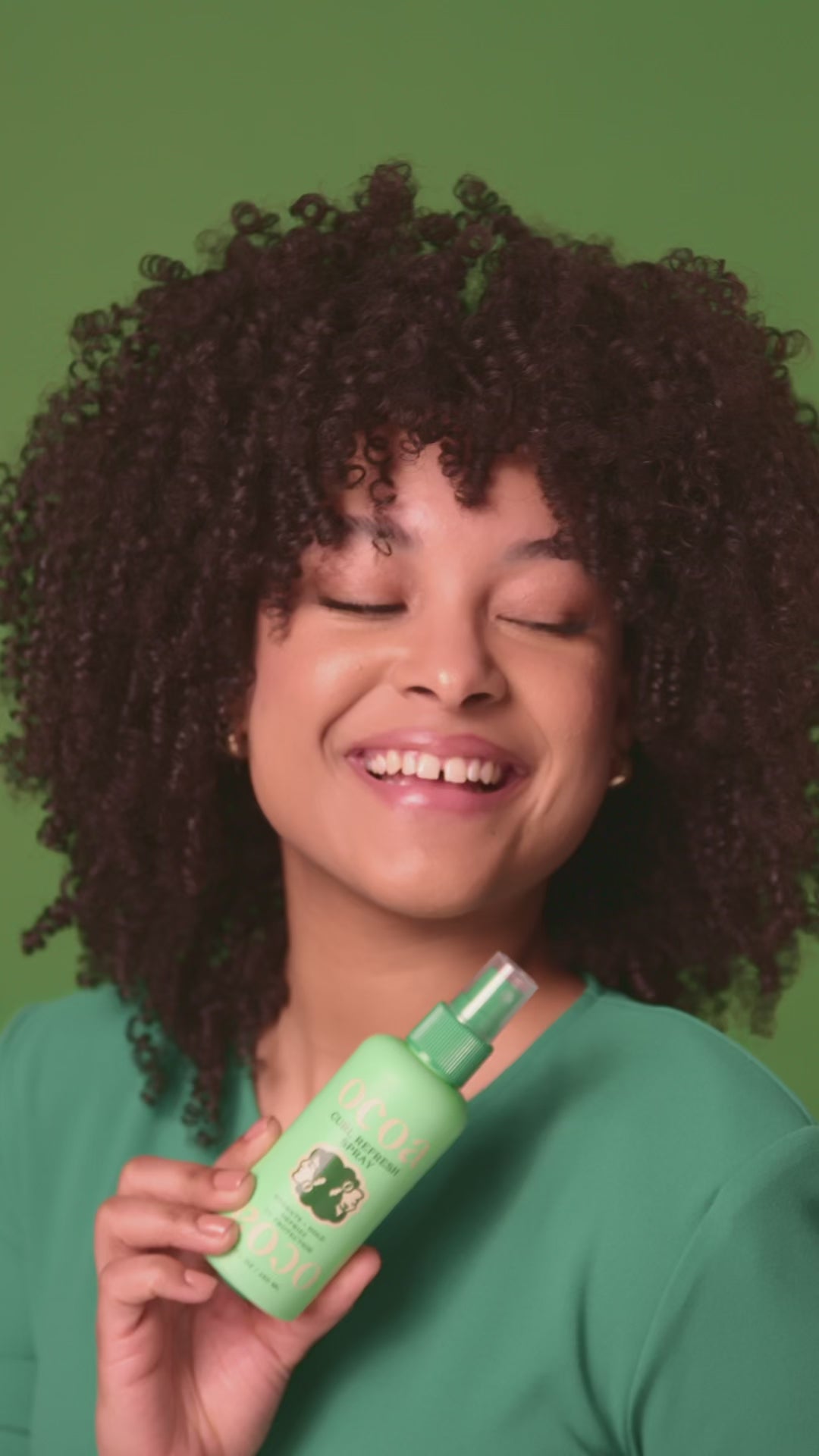 How to use Ocoa Beauty Curl Refresher spray